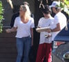Exclusif - Pamela Anderson est allée déjeuner avec ses fils Brandon et Dylan au restaurant Soho House à Malibu, Los Angeles, le 21 octobre 2019.