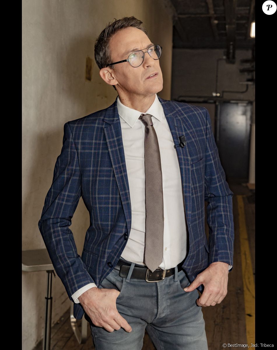 Exclusif - Julien Courbet - Backstage de l'enregistrement de l'émission "Touche Pas à Mon Poste (TPMP)", présentée par Cyril Hanouna et diffusée sur C8 le 14 décembre 2020 © Jack Tribeca / Bestimage