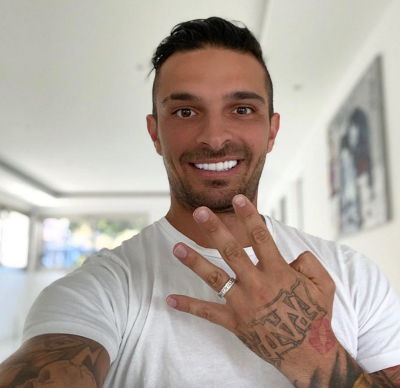 Julien Tanti révèle avoir déménagé à Dubaï avec Manon et leurs deux enfants, Tiago et Angelina, après avoir été cambriolé et braqué plusieurs fois à Marseille - Instagram