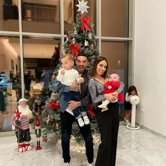 Julien Tanti révèle avoir déménagé à Dubaï avec Manon et leurs deux enfants, Tiago et Angelina, après avoir été cambriolé et braqué plusieurs fois à Marseille - Instagram