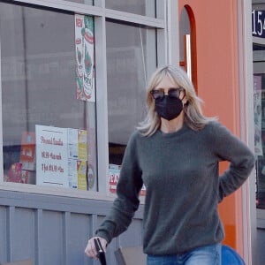 Exclusif - Robin Wright fait des courses à Los Angeles, Californie, Etats-Unis, le 16 février 2021. 