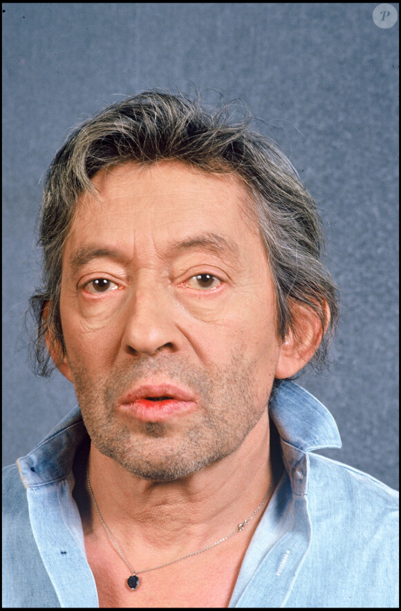 Archives - Serge Gainsbourg dans les coulisses de l'émission "Farandole 15". Le 18 janvier 1988.