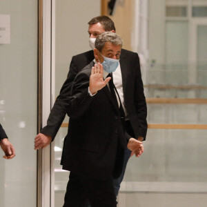 Nicolas Sarkozy - Sorties du procès des "écoutes téléphoniques" (affaire Bismuth) au tribunal de Paris, le 07 décembre 2020 . © Christophe Clovis / Bestimage