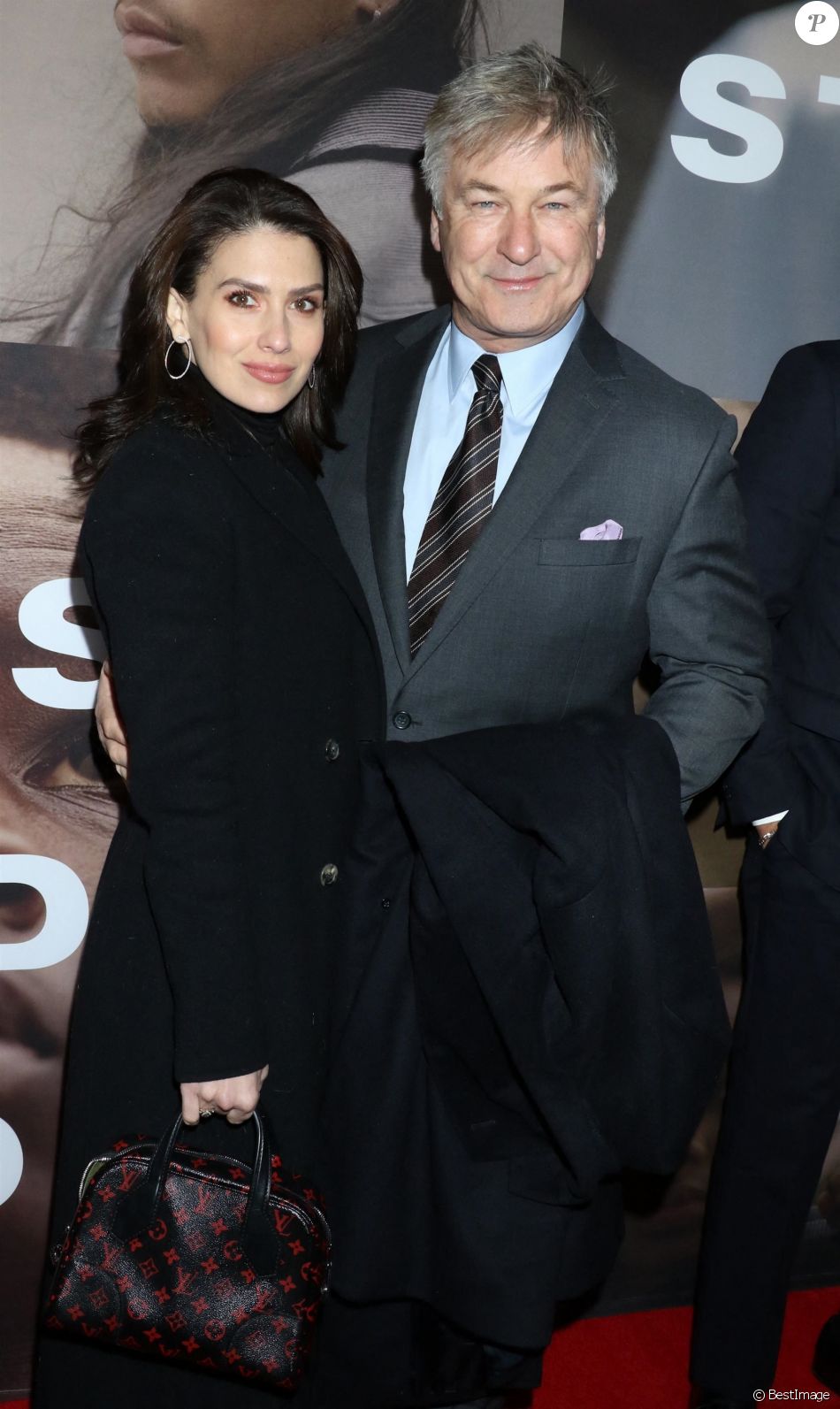 Hilaria Baldwin et son mari Alec Baldwin - Photocall de la première de West Side Story à Broadway, New York, le 20 février 2020.