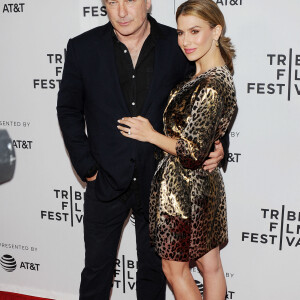 Alec Baldwin et sa femme Hilaria à la première de "Framing John DeLorean" lors du Festival du Film de Tribeca 2019 à New York, le 30 avril 2019. 