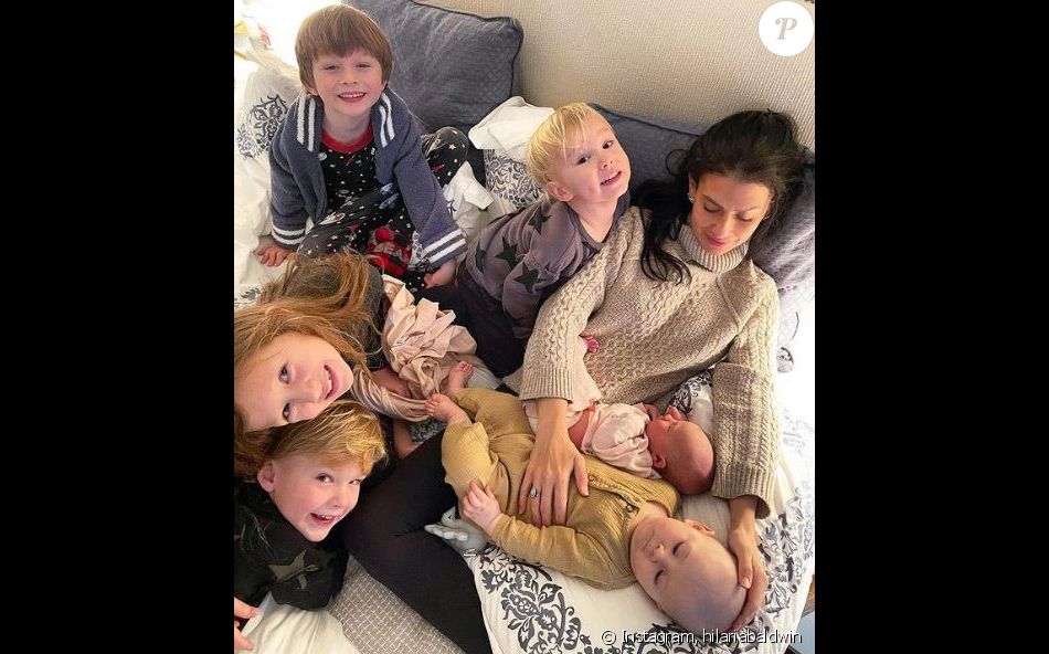 Hilaria Baldwin, la femme d'Alec Baldwin, a annoncé l'arrivée d'un nouvel enfant (le sixième du couple) le 1er mars 2021.