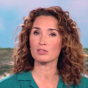 Illustration du 1er journal de 13h présenté par Marie-Sophie Lacarrau et diffusé sur TF1 en direct , Paris, le 4 janvier 2020