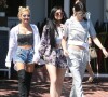 Pia Mia et les soeurs Kylie et Kendall Jenner quittent le Mauro's Cafe Fred Segal à Los Angeles, le 28 avril 2015.