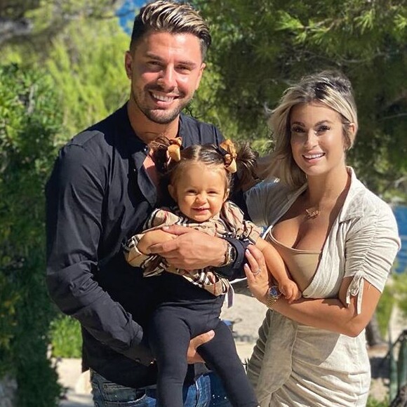 Carla Moreau et Kevin Guedj avec leur fille Ruby, photo Instagram