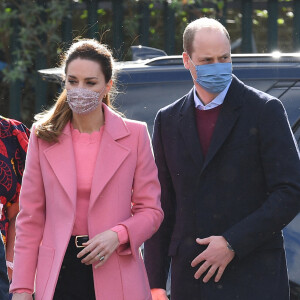 Kate Middleton et le prince William en sortie dans une école près de Londres.