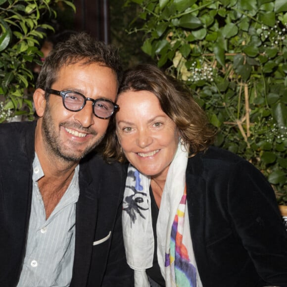 Exclusif - Cendrine Dominguez et son nouveau compagnon Cyrille Eldin - Cyrille Eldin et Cendrine Dominguez en couple lors de la soirée en hommage au personnel soignant de l'APHP (Assistance Publique - Hôpitaux de Paris) au restaurant "Le Récamier" à Paris. G.Idoux a rendu hommage au personnel soignant de l'APHP (Assistance Publique - Hôpitaux de Paris) en invitant en particulier des équipes de la Pitié-Salpétrière dans son restaurant "Le Récamier" à Paris, le 7 septembre 2020. © Jack Tribeca/Bestimage