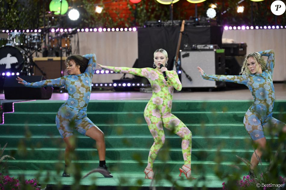 La chanteuse Zara Larsson sur scène à Stockholm. Le 11 août 2020.