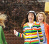 Ashley Fink, Heather Morris, Lea Michele, Dianna Agron, Naya Rivera et Jenna Ushkowitz  sur le tournage de Glee à New York, en avril 2011.