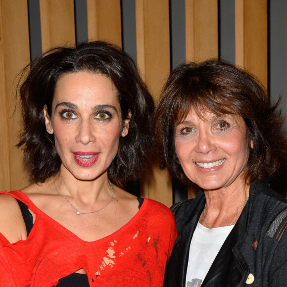 Exclusif - Stéphanie Fugain et sa fille Marie - Représentation de la pièce "Bouquet Final" au profit de l'association Laurette Fugain au théâtre de la Comédie-Caumartin à Paris, France, le 12 octobre 2017. La recette de la représentation est reversée au profit de l'association Laurette Fugain. © Coadic Guirec/Bestimage