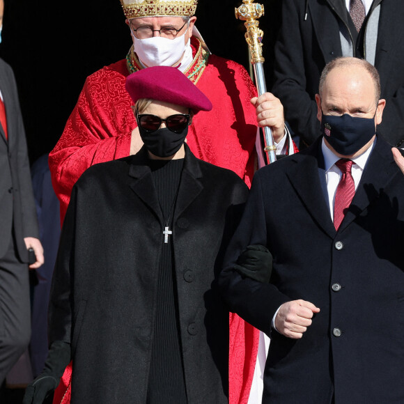 Le prince Albert II de Monaco, la princesse Charlène de Monaco - Le couple princier a assisté à la messe de Sainte Dévote à la cathédrale de Monaco le 27 janvier 2021. © Jean-Charles Vinaj / Pool Monaco / Bestimage