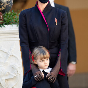 La princesse Charlène de Monaco, la princesse Gabriella de Monaco, comtesse de Carladès - La famille princière assiste à une cérémonie de remise de médaille dans la cours du Palais de Monaco lors de la Fête Nationale 2020 de la principauté de Monaco le 19 novembre 2020. © David Nivière / Pool / Bestimage