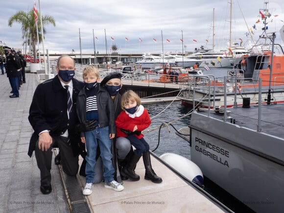 Le prince Albert, la princesse Charlene et leurs enfants, le prince Jacques et la princesse Gabriella : cérémonie d'inauguration de la nouvelle vedette Princesse Gabriella à Monaco, décembre 2020. Photo : Eric Mathon / Palais princier / Manu Vitali et Michael Alesi / Direction de la communication