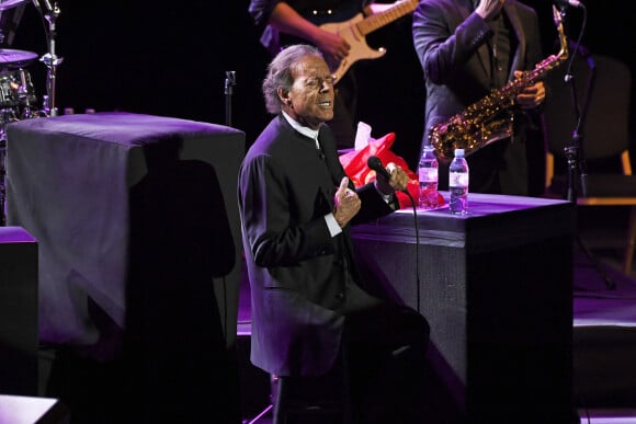 Julio Iglesias en concert au Royal Albert Hall à Londres, le 28 octobre 2019. 