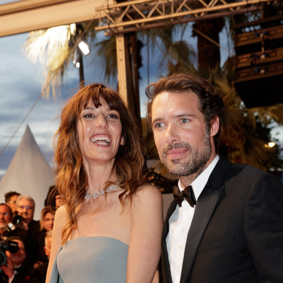 Doria Tillier et son compagnon Nicolas Bedos - Descente des marches du film "La belle époque" lors du 72ème Festival International du Film de Cannes. Le 20 mai 2019 © Jacovides-Moreau / Bestimage 