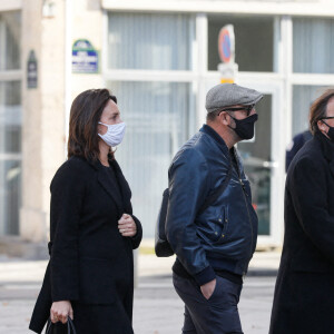 Semi-Exclusif - Kad Merad et sa compagne Julia Vignali - Obsèques du producteur Cyril Colbeau-Justin en la basilique Saint-Clotilde , Paris 7 ème pendant l'épidémie de Coronavirus Covid-19 le 12 novembre 2020. © Agence / Bestimage