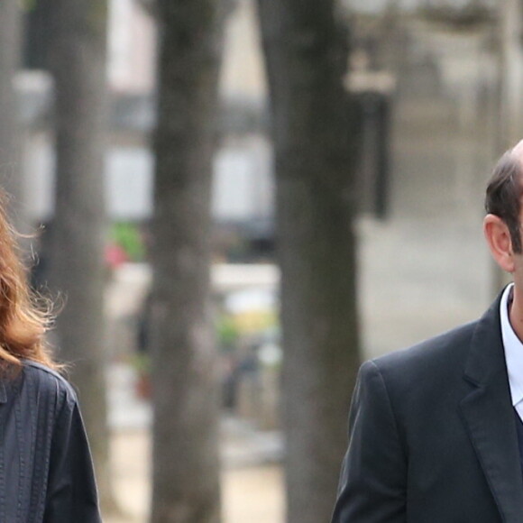 Emmanuelle Cosso-Merad (femme de Kad Merad), Kad Merad - Celebrités à la sortie des obsèques de Valérie Benguigui au cimetière du Montparnasse a Paris. Le 6 septembre 2013