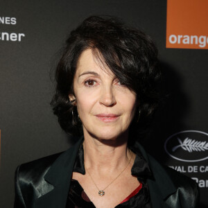 Zabou Breitman au photocall de la soirée "Orange" sur la plage de l'hôtel Majectic lors du 72ème Festival International du Film de Cannes, le 18 mai 2019. © Denis Guignebourg/Bestimage