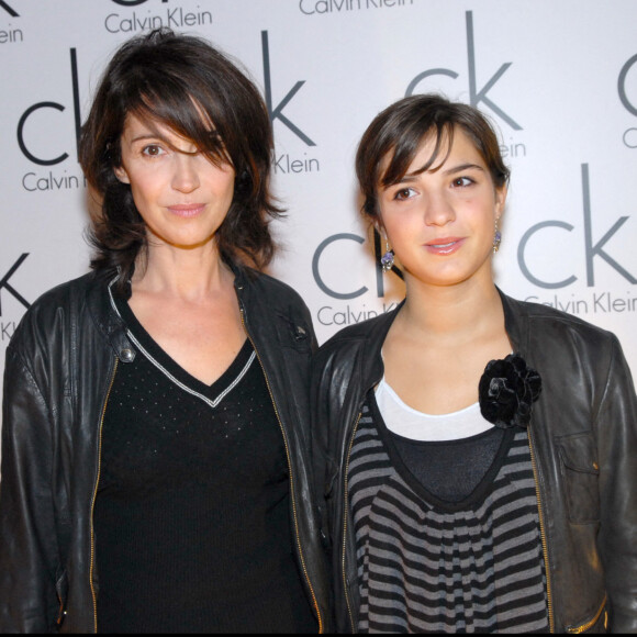 Zabou Breitman et sa fille Anna - Soirée Calvin Klein au Sens à Paris