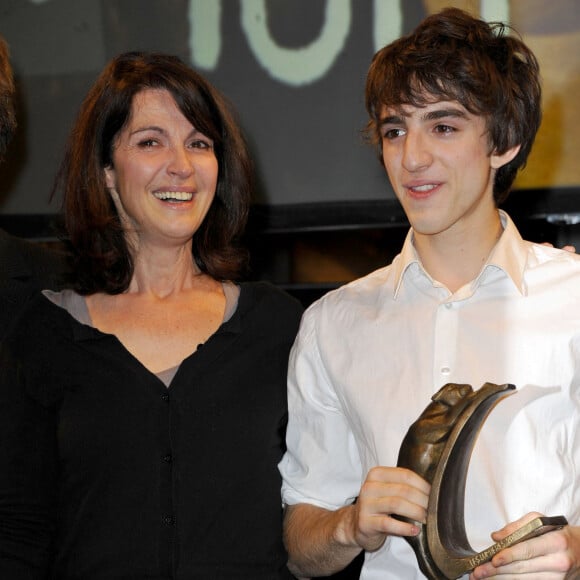 Zabou Breitman et son fils Antonin Chalon - 16ème cérémonie du prix 'Les Lumières', 2011 à Paris