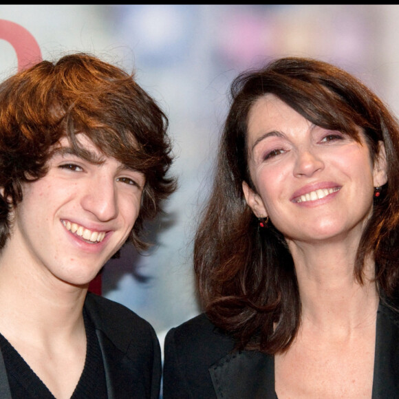Zabou Breitman et son fils Antonin Chalon - Première du film 'No et moi' à Paris