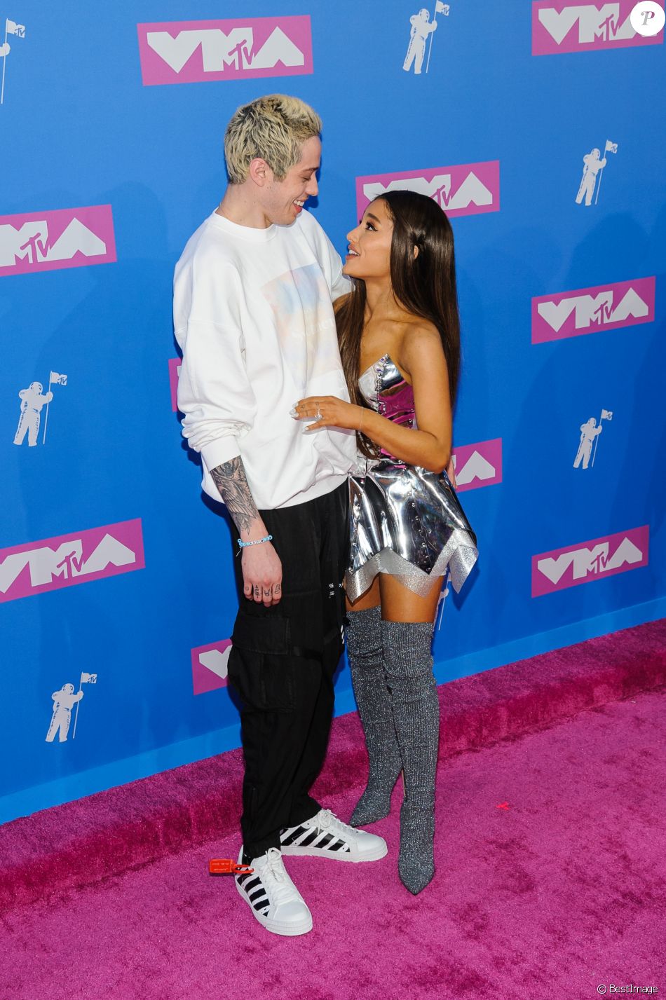 Ariana Grande et Pete Davidson - Photocall des MTV Video Music Awards 2018 au Radio City Music Hall à New York, le 20 août 2018. © Mario Santoro/AdMedia via ZUMA Press/Bestimage