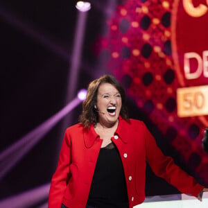 Exclusif - Anne Roumanoff - Enregistrement de l'émission "Les comiques préférés des français" au Dôme des Sports, diffusée le 10 octobre 2020 sur France 2. © Pierre Perusseau / Bestimage