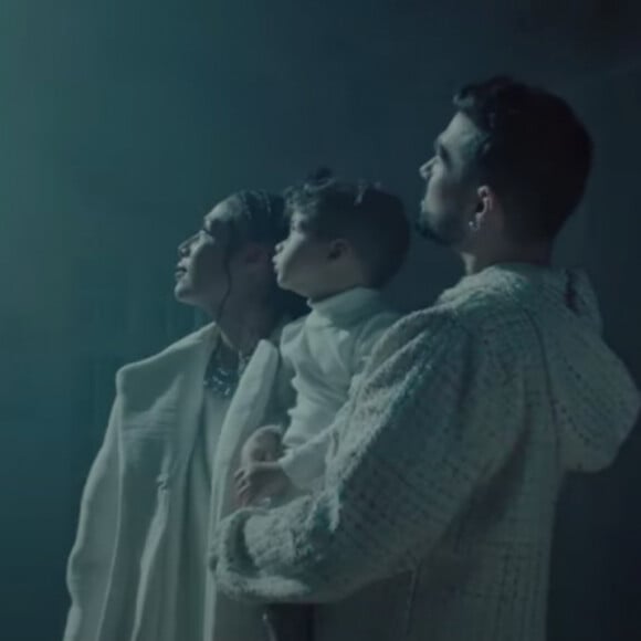 Zaho, Florent Mothe et leur fils Naïm dans le clip de "Ma lune", dévoilé sur Youtube le 26 mars 2021.