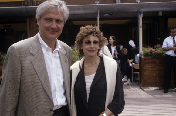 Archives - Marlène Jobert et son mari Walter Green lors des Internationaux de Tennis de Roland Garros à Paris. Mai 1996 © Michel Croizard via Bestimage