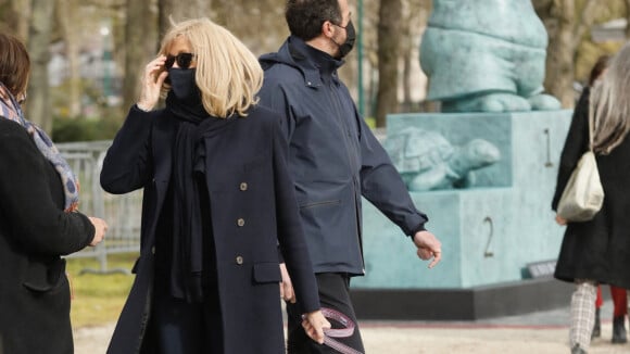 Brigitte Macron avec son chien Némo : balade remarquée en plein coeur de Paris