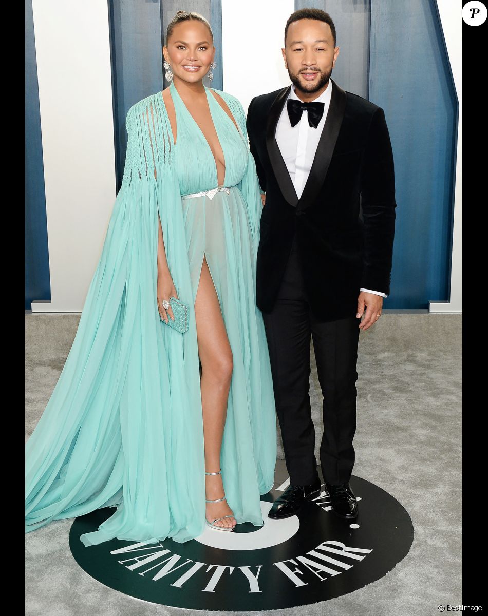 Chrissy Teigen et son mari John Legend à la soirée "Vanity Fair Oscar Party" à Los Angeles.