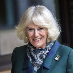 Camilla Parker Bowles, duchesse de Cornouailles, lors de l'inauguration de la plaque de la maison d'accueil pour chiens et chats Battersea à Windsor. Le 9 décembre 2020.