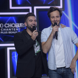 Exclusif - Vianney et Kendji Girac à l'enregistrement de l'émission "300 Choeurs chantent Les plus beaux duos" à Paris, qui sera diffusée le 8 janvier 2021 sur France 3. © Tiziano Da Silva / Bestimage