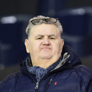 Pierre Ménès - Tribunes du parc des princes lors du match de championnat de Ligue 1 Conforama opposant le PSG à Lille le 22 Novembre 2019. © JB Autisier / Panoramic / Bestimage