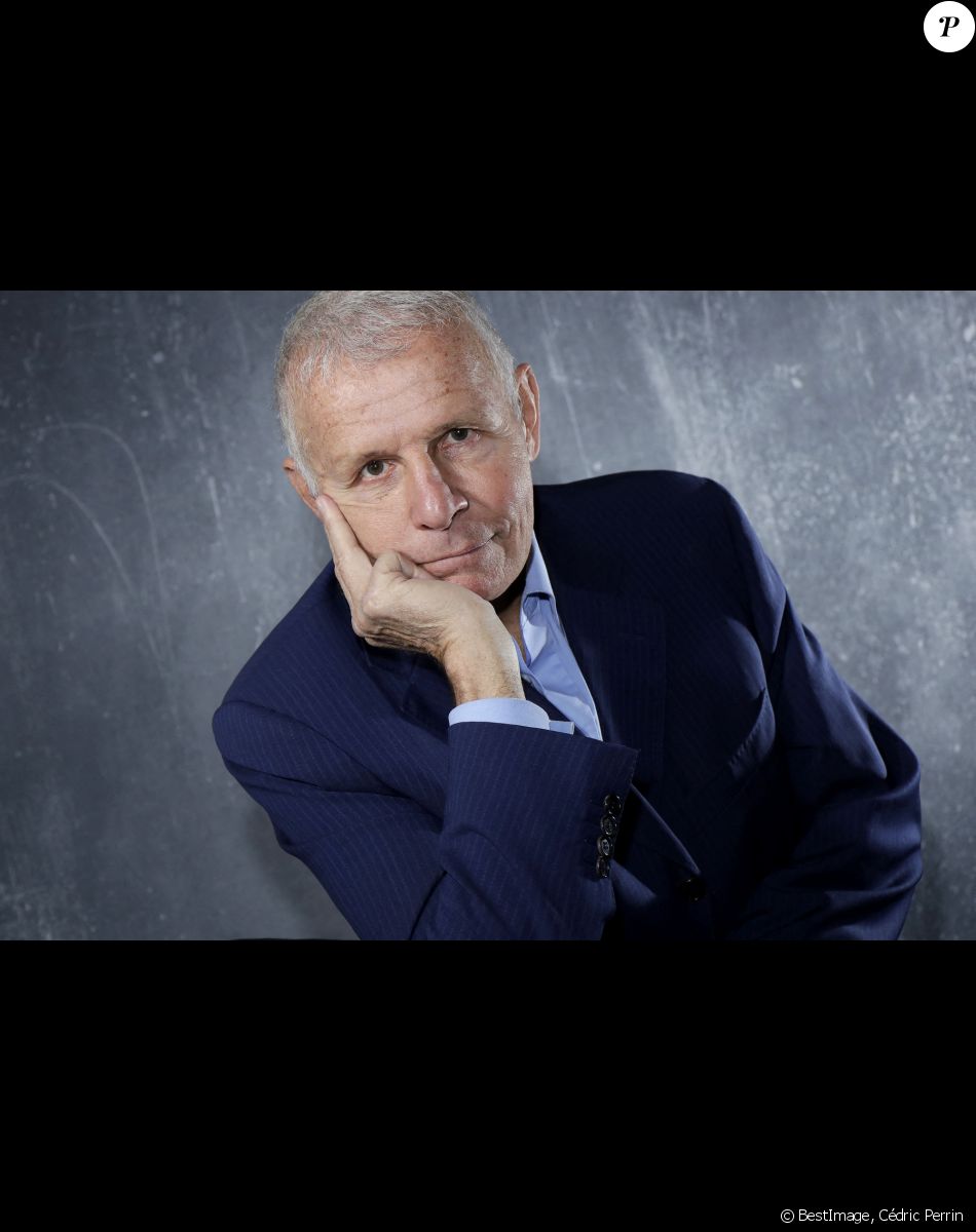 Exclusif - Portrait de Patrick Poivre d'Arvor (PPDA). Le 1er décembre 2020 © Cédric Perrin / Bestimage