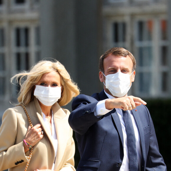 Arrivée à la Mairie du Touquet - Le Président de la République Emmanuel Macron et sa femme la Première Dame Brigitte Macron sont allés voter à la Mairie du Touquet-Paris-Plage lors du second tour des élections municipales, le 28 juin 2020.