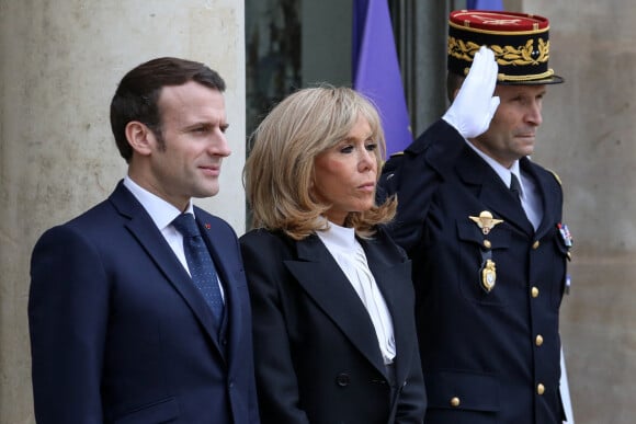 Le président Emmanuel Macron, la première dame Brigitte Macron au palais de l'Elysée à Paris. © Stéphane Lemouton / Bestimage