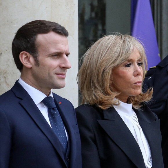 Le président Emmanuel Macron, la première dame Brigitte Macron au palais de l'Elysée à Paris. © Stéphane Lemouton / Bestimage