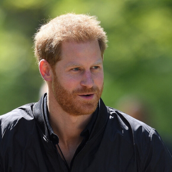 Le prince Harry, duc de Sussex, présente le programme des Invictus Games 2020 qui auront lieu aux Pays-Bas, les jeux qu'il a créés pour les soldats blessés au combat à La Haye, Pays-Bas, le 9 mai 2019.