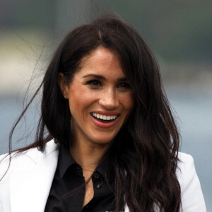 Meghan Markle, duchesse de Sussex, enceinte, au "Jaguar Land Rover Driving Challenge" en ouverture des "Invictus Games 2018" sur Cockatoo Island. Sydney, le 20 octobre 2018.