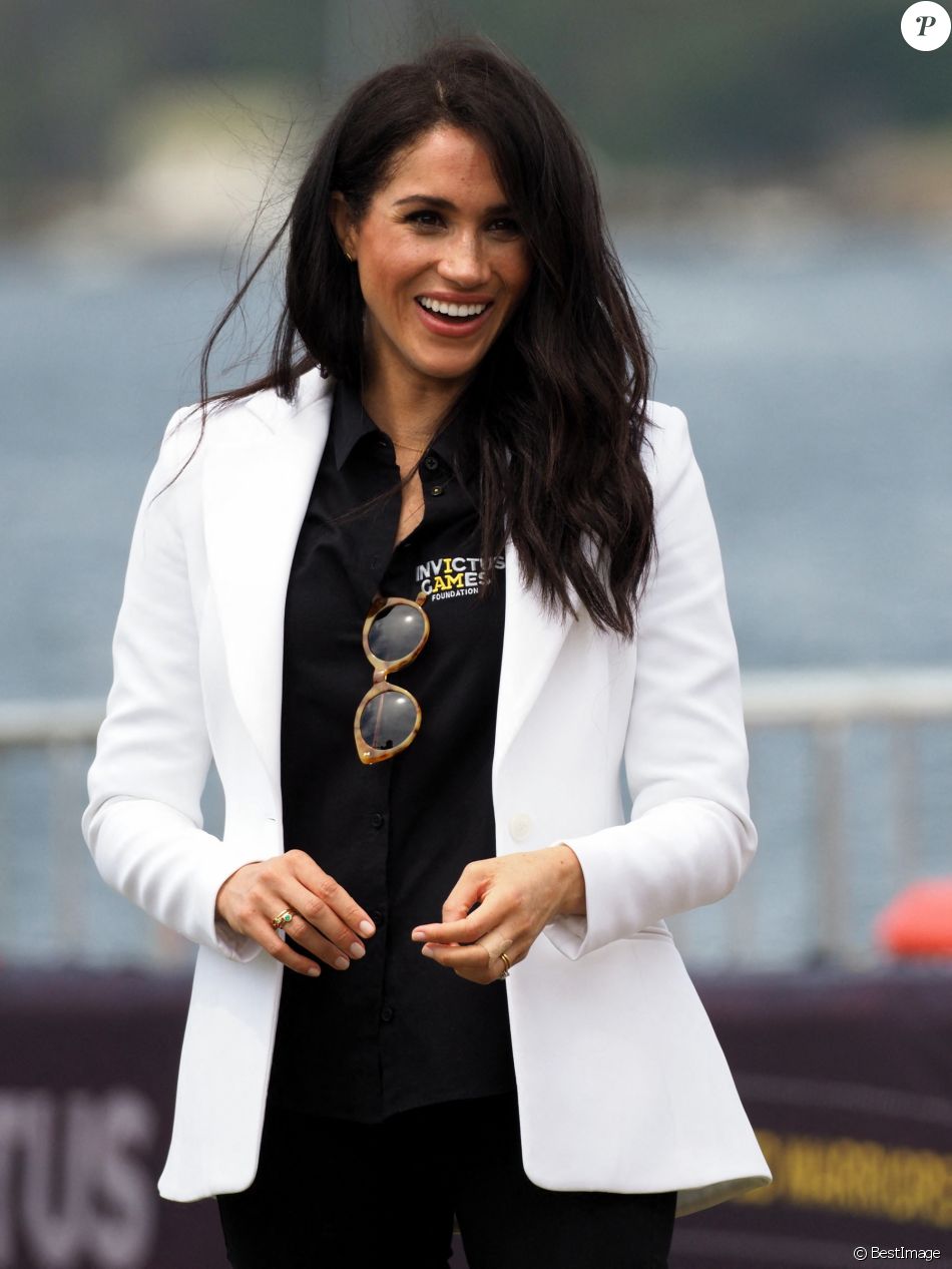 Meghan Markle, duchesse de Sussex, enceinte, au "Jaguar Land Rover Driving Challenge" en ouverture des "Invictus Games 2018" sur Cockatoo Island. Sydney, le 20 octobre 2018.