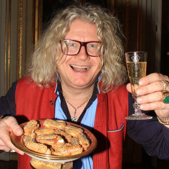 Exclusif - Pierre-Jean Chalençon fait sa cuisine au palais Vivienne pendant l'épidémie de coronavirus (COVID19). © Philippe Baldini / Bestimage