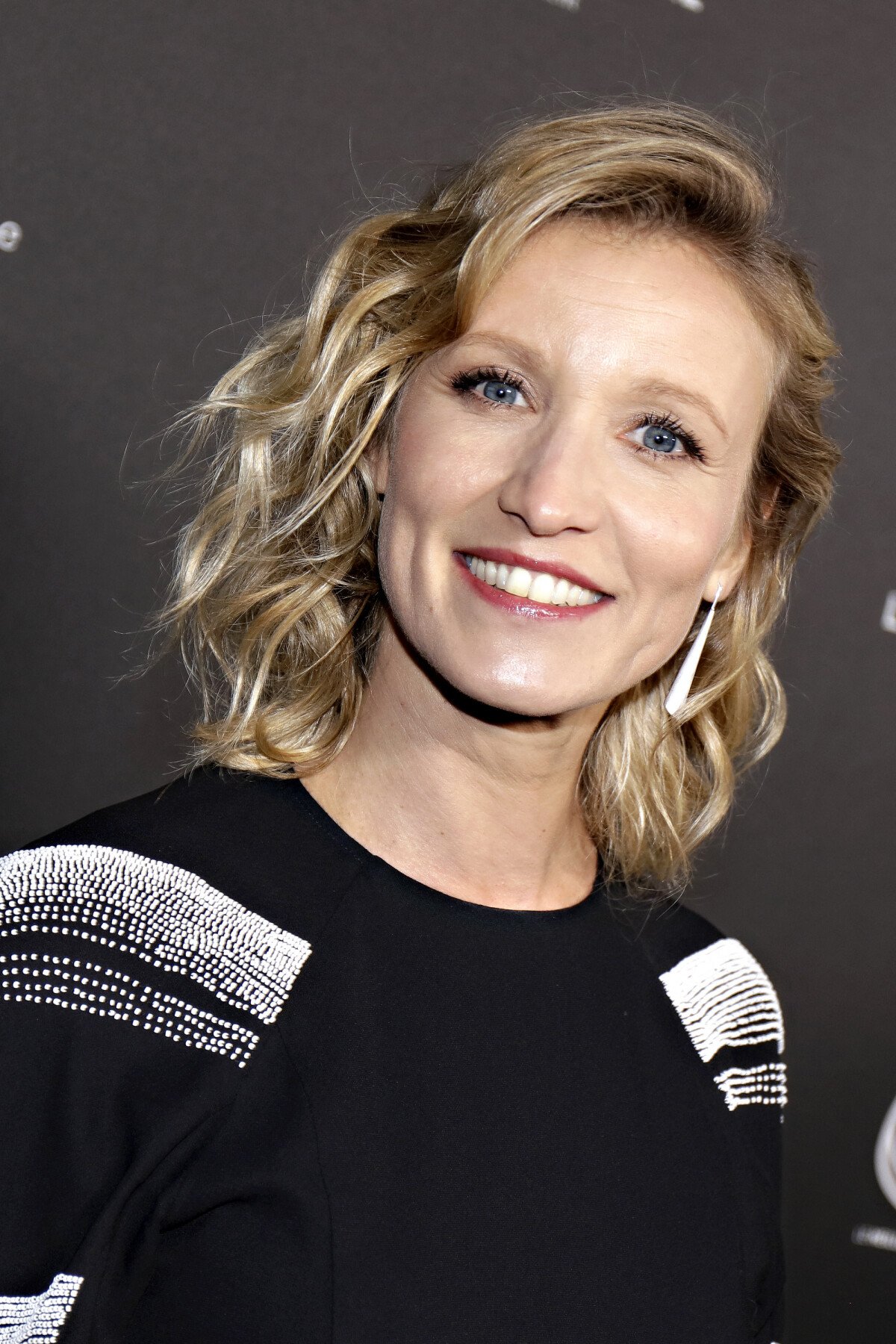 Photo : Exclusif - Portrait de Alexandra Lamy à Paris. © Cédric  Perrin/Bestimage - Purepeople