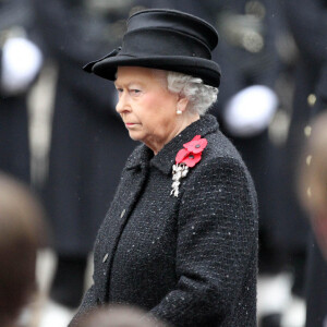 Elizabeth II en deuil : son mari le prince Philip est décédé, après 73 ans de mariage. Les obsèques se tiendront à Windsor samedi prochain.