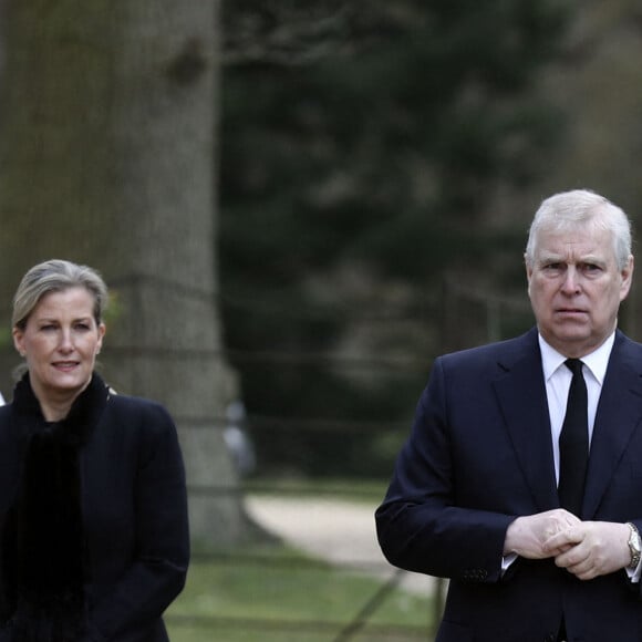 La comtesse Sophie de Wessex et leur fille Lady Louise Windsor assistent au service religieux du dimanche 11 avril 2021 en la chapelle royale à Windsor