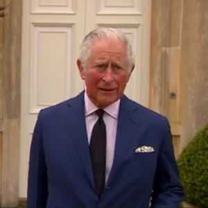 Le prince Charles rend hommage à son père le prince Philip, le 10 avril 2021.